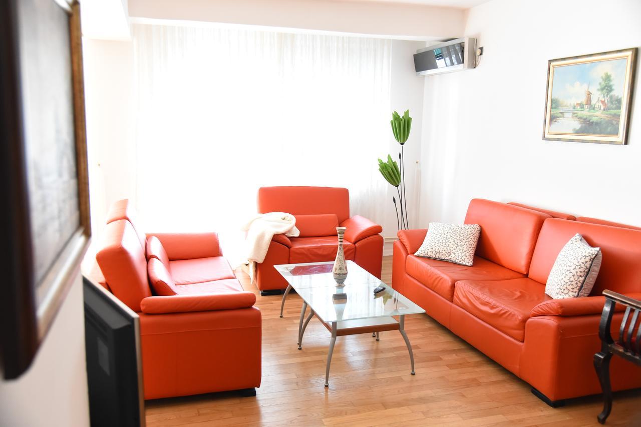 3 Bedroom Home With Parking Garage In The Heart Of Skopje Extérieur photo