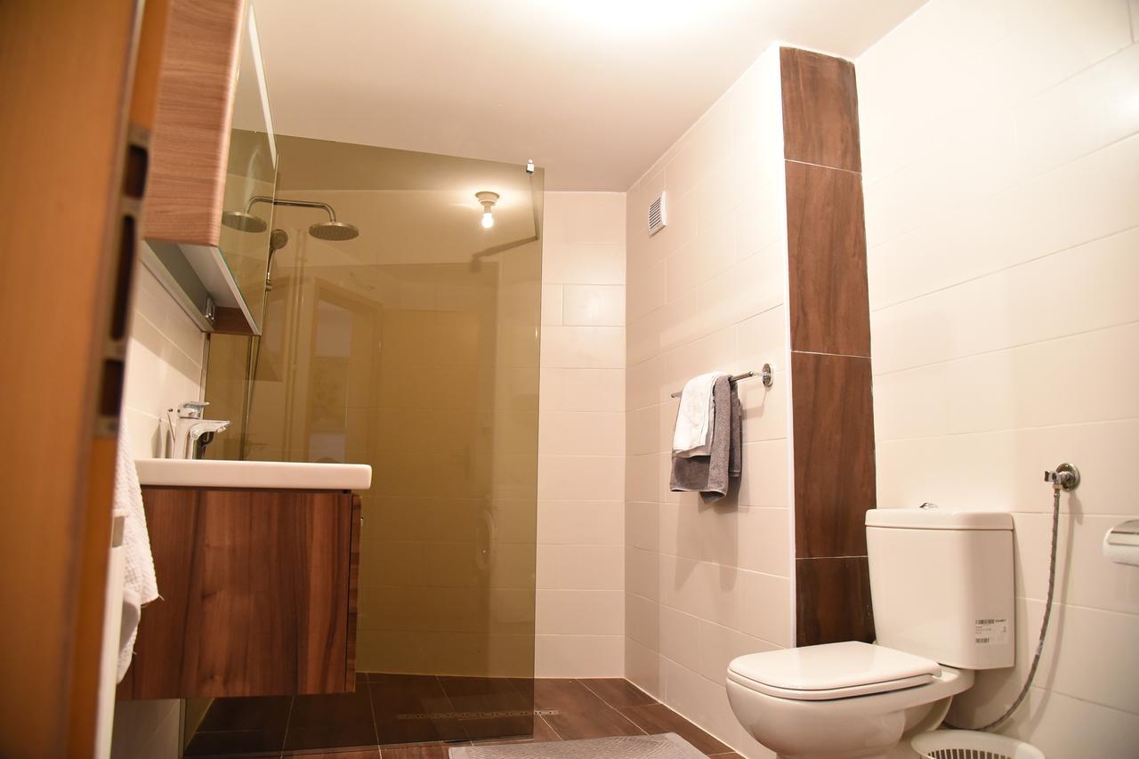 3 Bedroom Home With Parking Garage In The Heart Of Skopje Extérieur photo