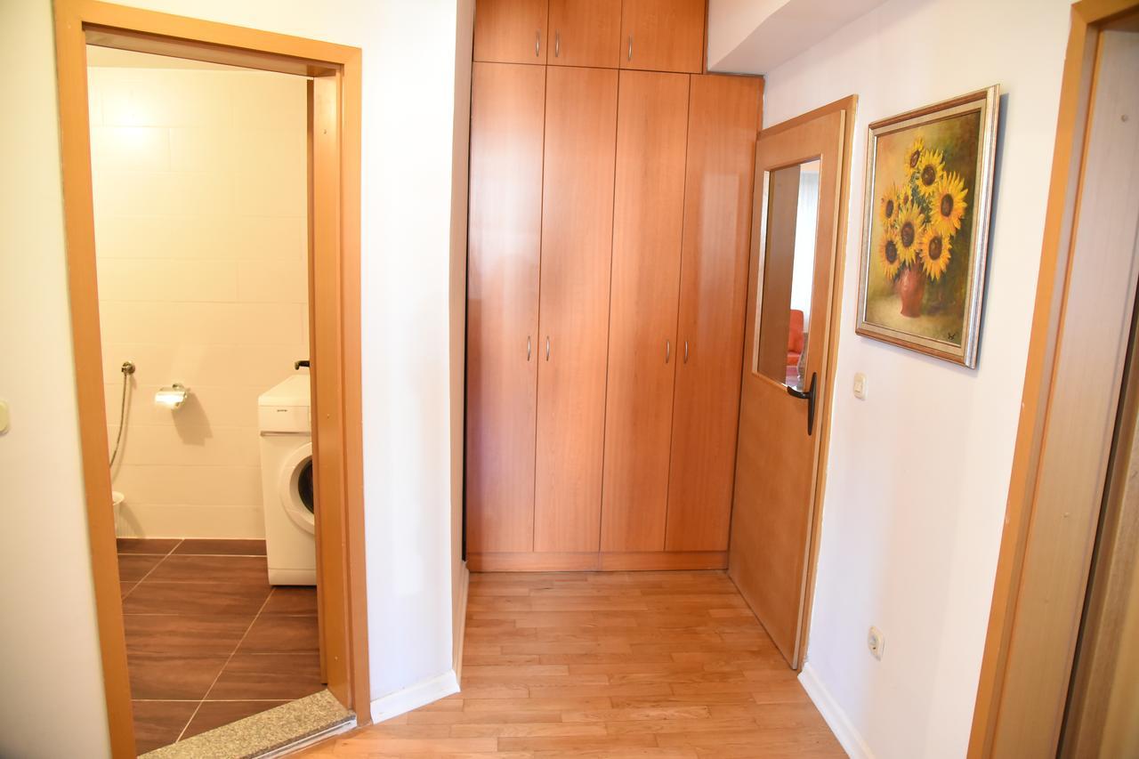 3 Bedroom Home With Parking Garage In The Heart Of Skopje Extérieur photo