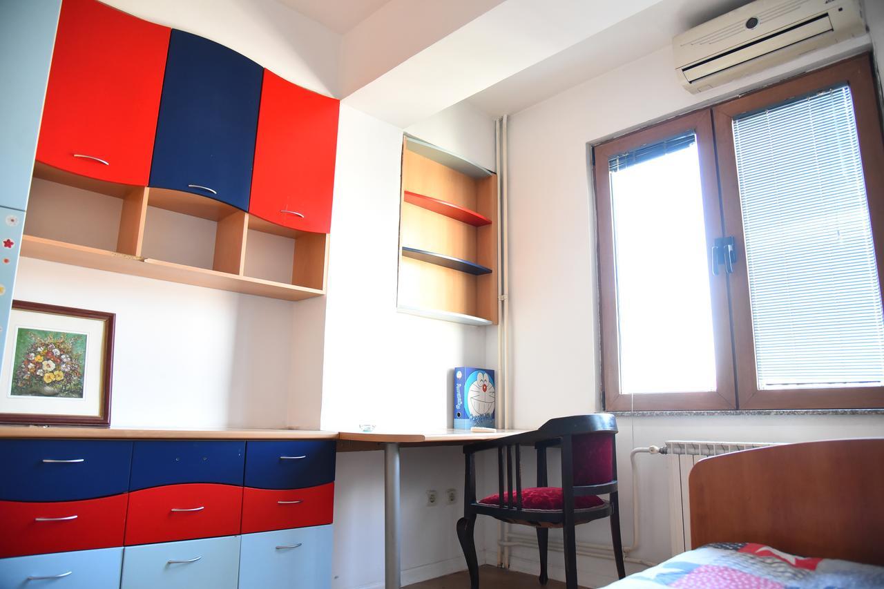 3 Bedroom Home With Parking Garage In The Heart Of Skopje Extérieur photo