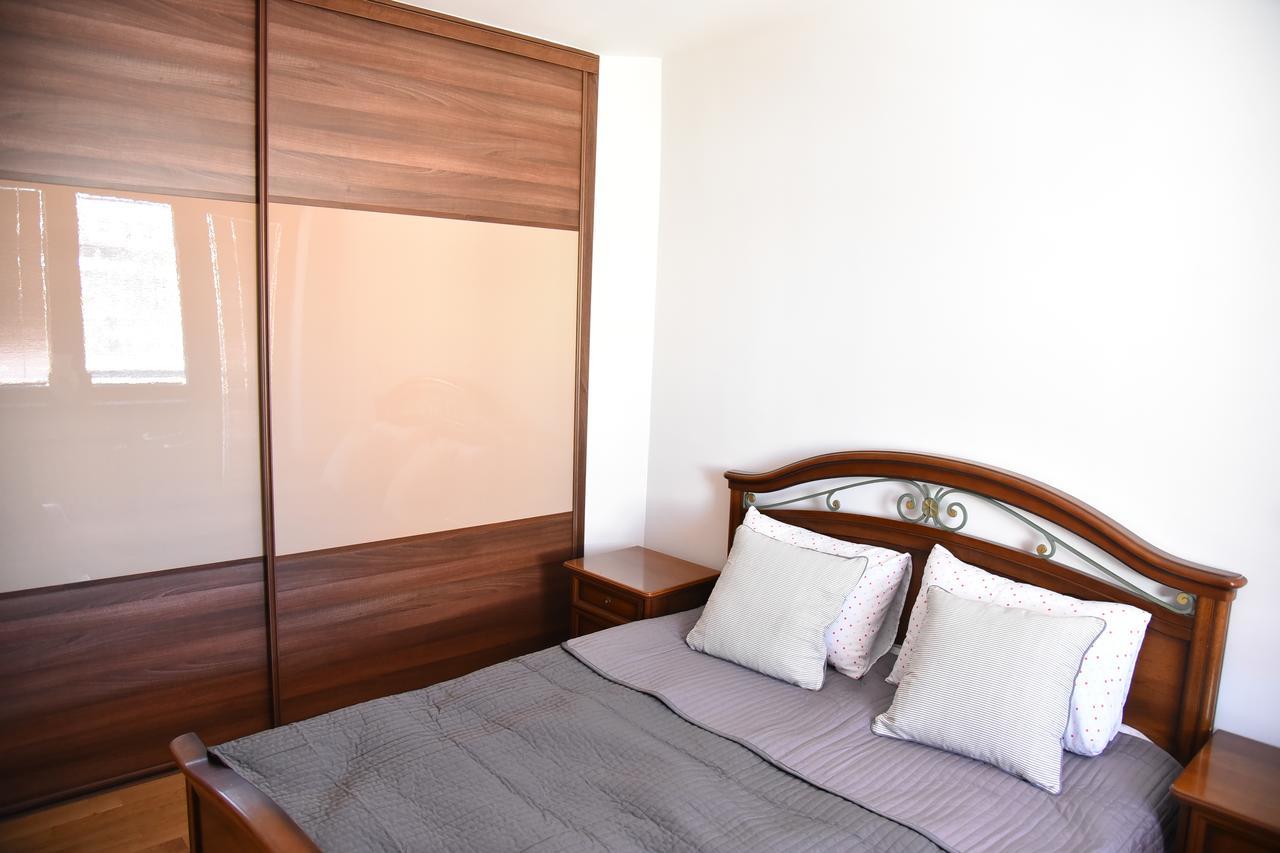 3 Bedroom Home With Parking Garage In The Heart Of Skopje Extérieur photo