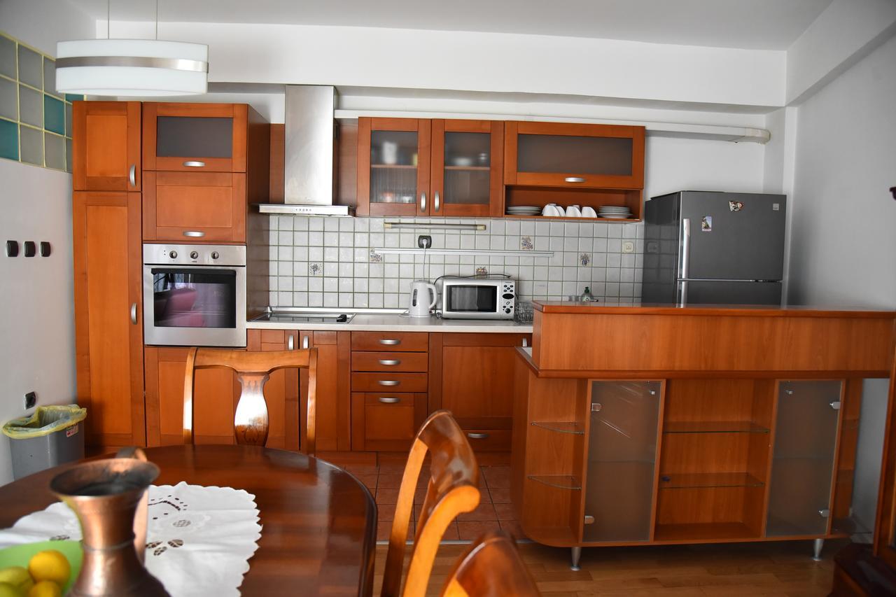 3 Bedroom Home With Parking Garage In The Heart Of Skopje Extérieur photo
