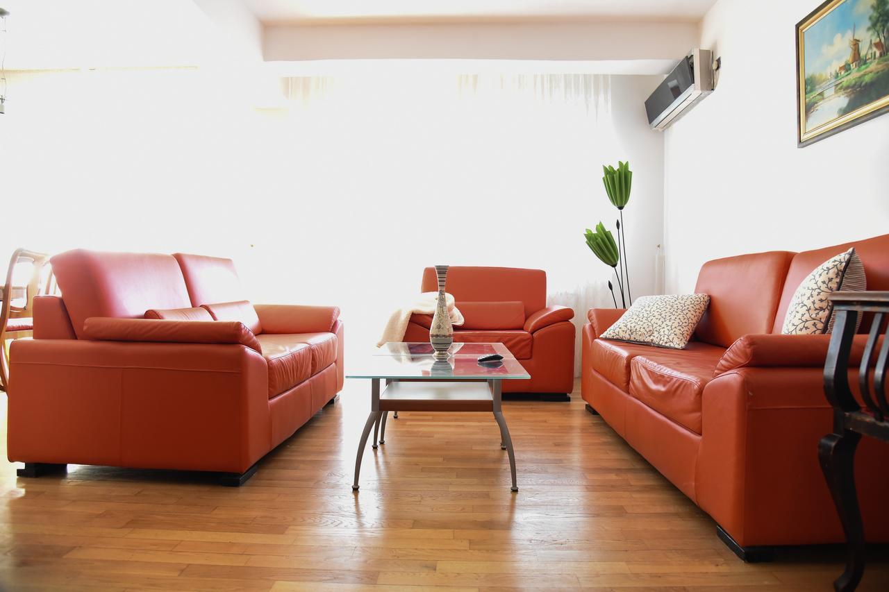 3 Bedroom Home With Parking Garage In The Heart Of Skopje Extérieur photo