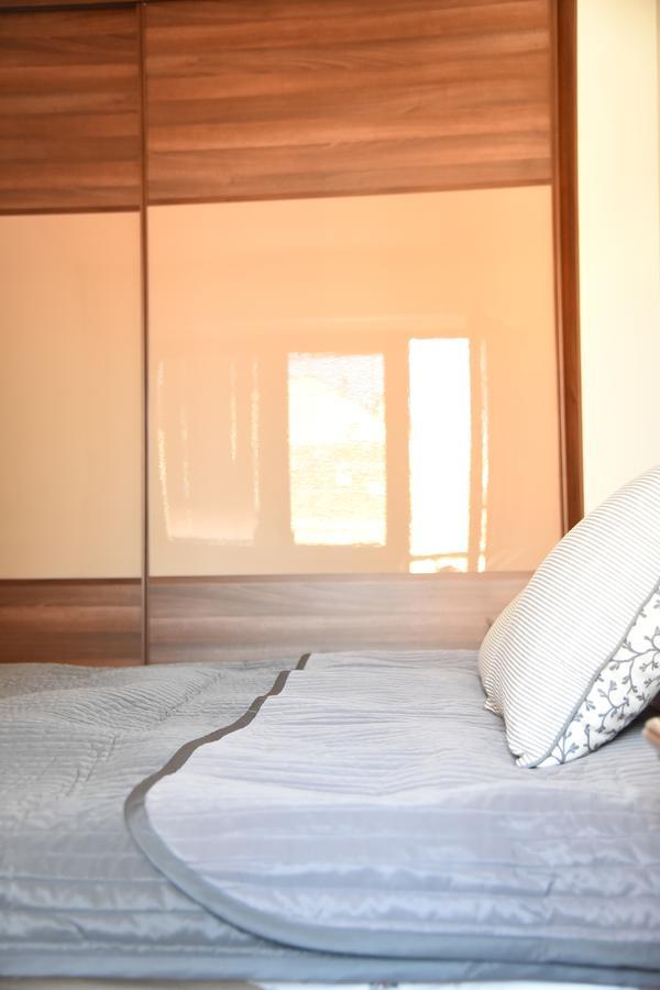 3 Bedroom Home With Parking Garage In The Heart Of Skopje Extérieur photo